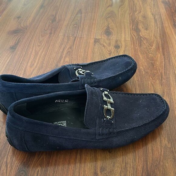 Ferragamo navy suede loafers with silver buckle 42 - Picture 3 of 8